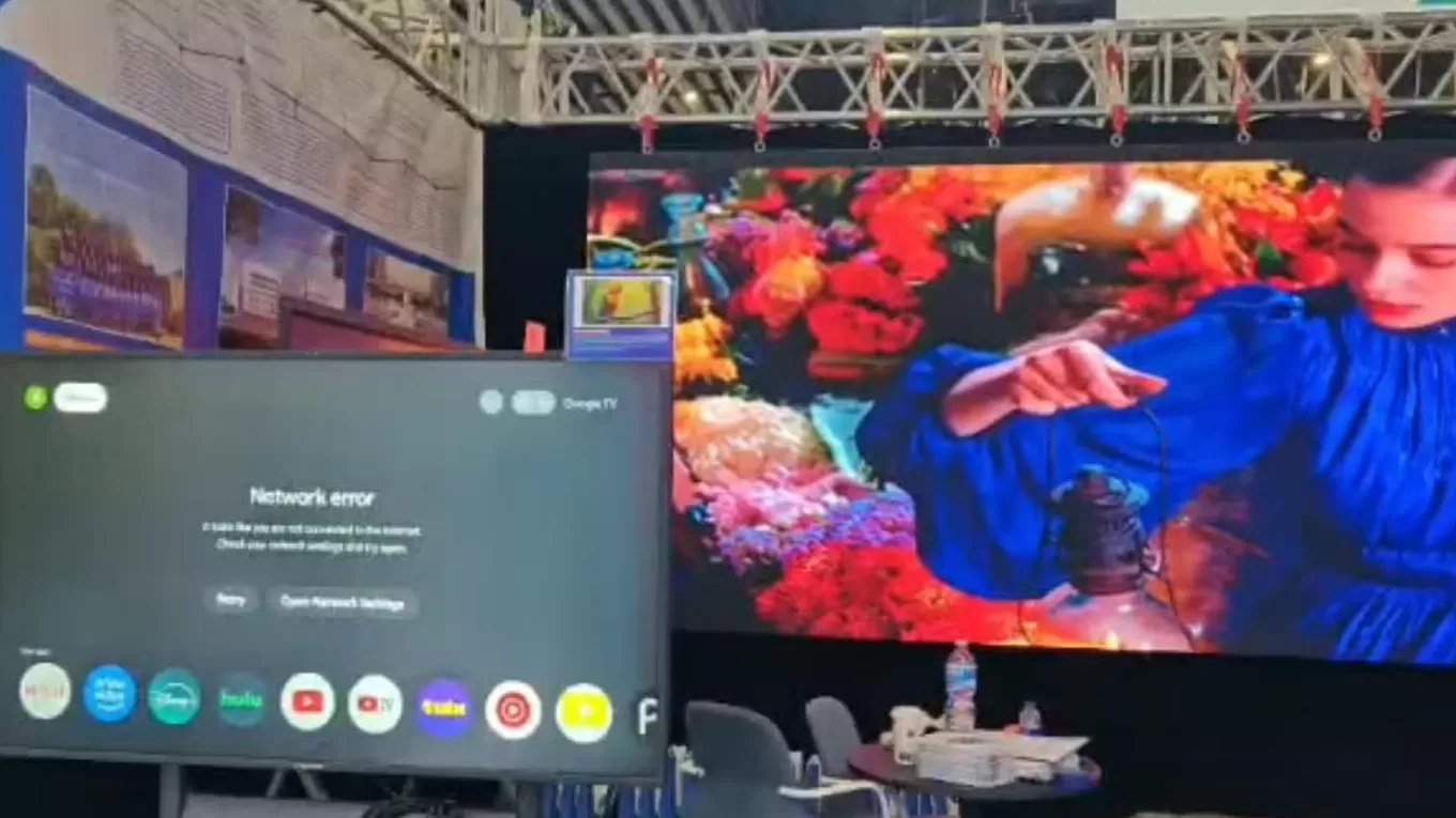 Outdoor LCD Floor Standing  Digital Signage Series Video